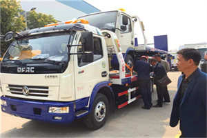 桦南汽车道路救援拖车价格
